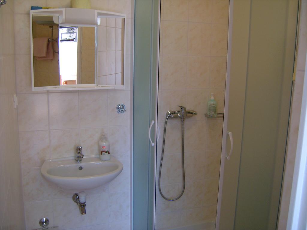 Apartment For Holidays In プーラ 部屋 写真